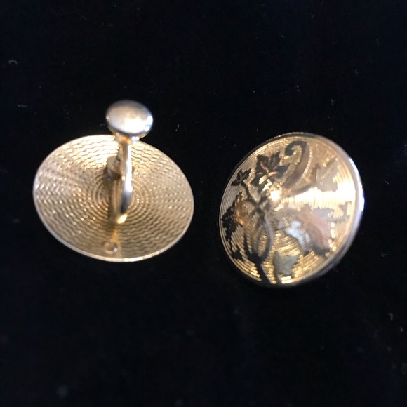 VINTAGE SCREW BACK EARRINGS - Picture 2 of 3